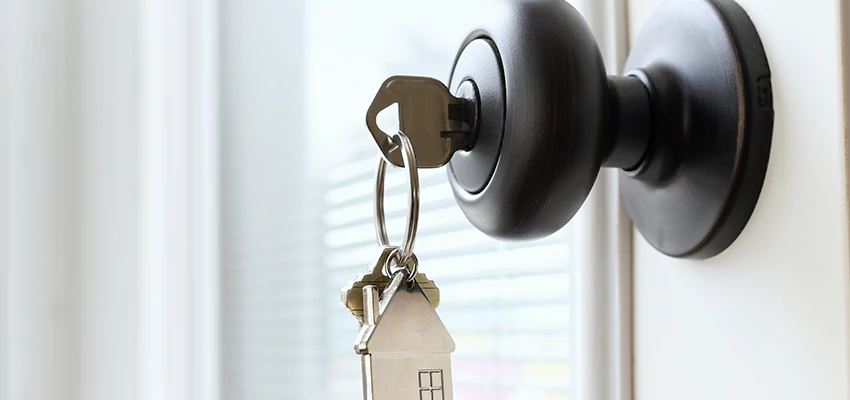 Bifold Door Knob Replacement in Laguna Niguel, California